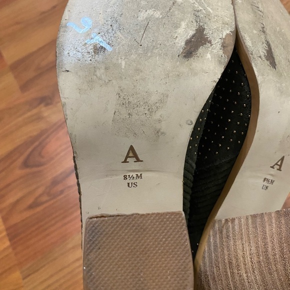 ANTHROPLOGIE Aerin Olive suede studded booties boots pull on fall winter sz 8.5 - Picture 7 of 11